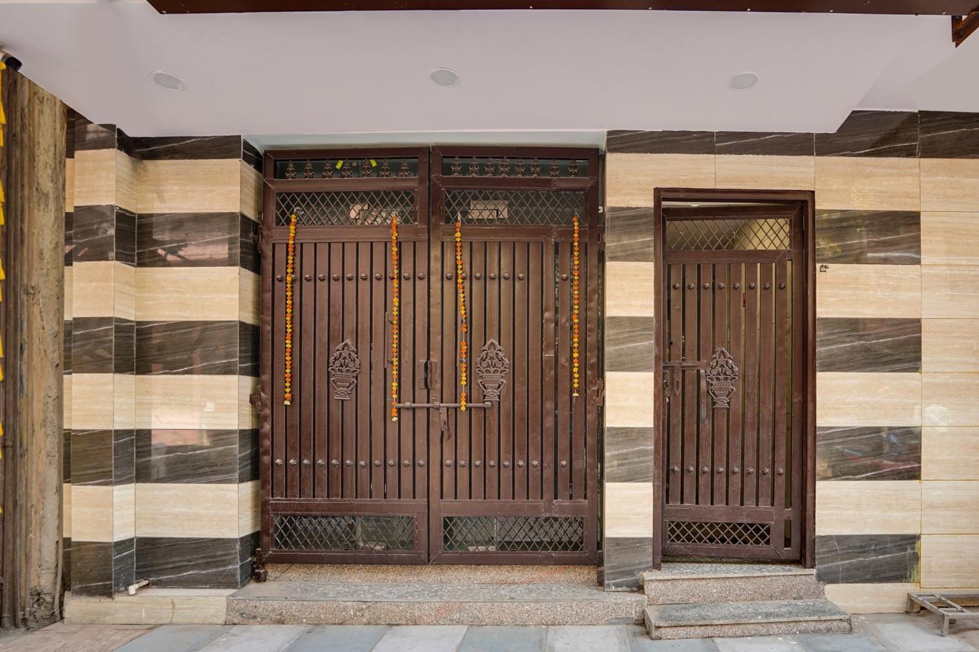 Super Hotel O Hotel Gold Star Nueva Delhi Exterior foto